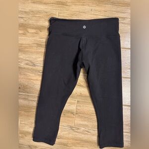 Lululemon Athletica Black capri Leggings